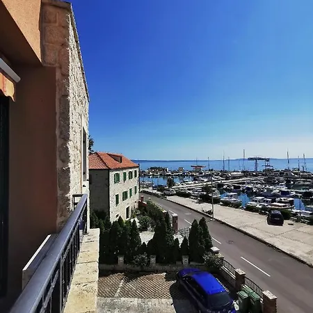 Mira