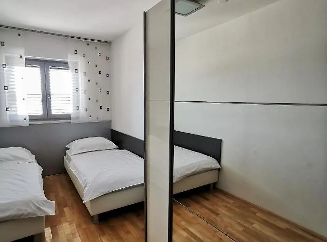 Mira Apartman Podstrana