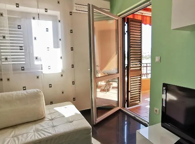 Apartman Mira *