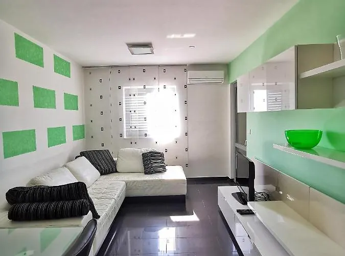 Mira Apartman Podstrana