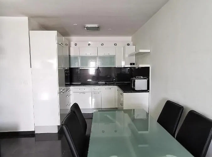Mira Apartman Podstrana