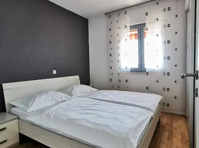 Mira