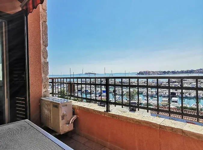Mira Apartman
