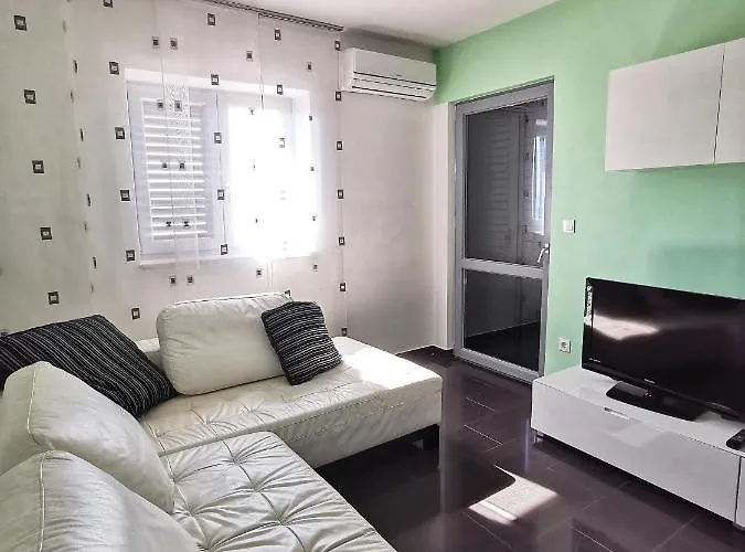 Mira Apartman *