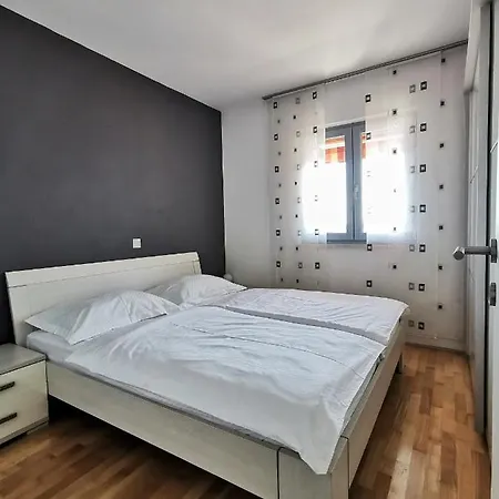 Mira