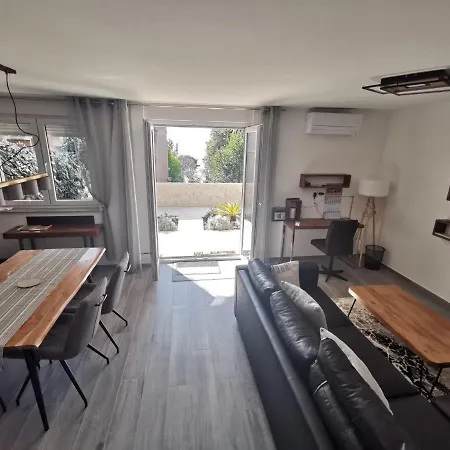 Mira Split
